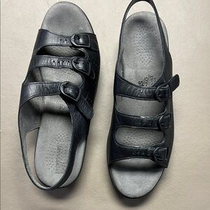 Black Women's Three-Buckle Slingback Sandals